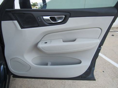 Used 2023 Volvo XC60 B5 Plus w/ Protection Package Premier image 20