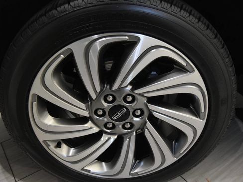 Used 2022 Lincoln Navigator Reserve image 10