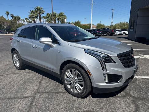 Used 2019 Cadillac XT5 Premium Luxury image 3