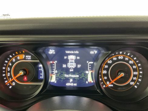 Used 2024 Jeep Wrangler Unlimited Rubicon AWD/4WD image 25