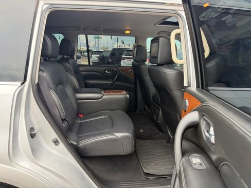 Used 2018 INFINITI QX80 2WD w/ Driver Assistance Package image 11