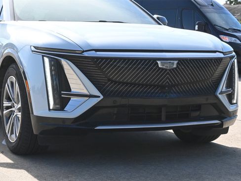 Used 2024 Cadillac Lyriq Luxury w/ LPO, Floor Liner Package image 29