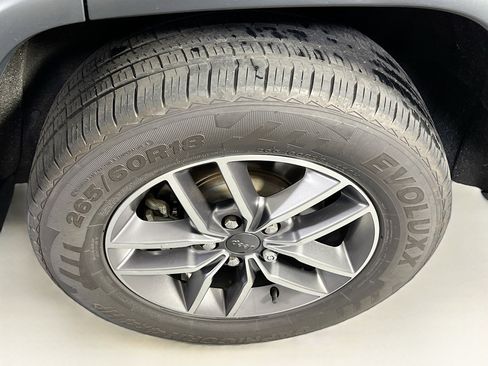 Used 2022 Jeep Grand Cherokee Limited image 29