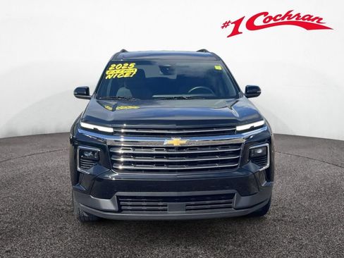Used 2025 Chevrolet Traverse LT FWD image 12