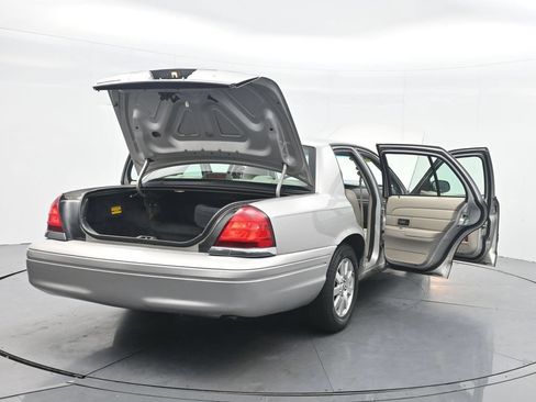 Used 2006 Ford Crown Victoria LX RWD image 44