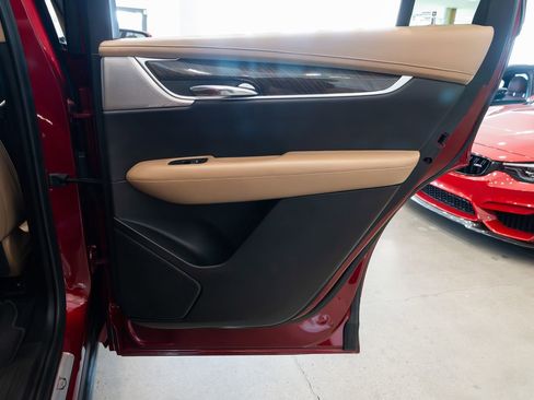 Used 2020 Cadillac XT6 Sport w/ Platinum Package AWD/4WD image 24