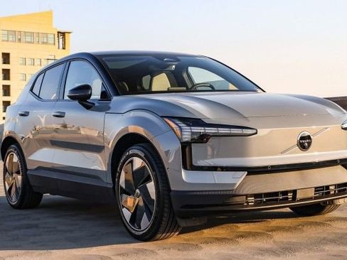 New 2025 Volvo EX30 Ultra w/ Protection Package Premier image 3