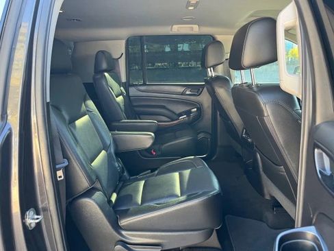 Used 2018 Chevrolet Suburban Premier image 18