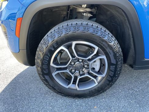 Used 2022 Jeep Grand Cherokee Trailhawk w/ Luxury Tech Group III image 26