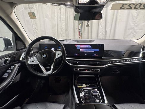 Used 2023 BMW X7 xDrive40i w/ Executive Package AWD/4WD image 9