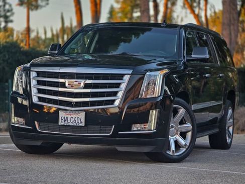 Used 2018 Cadillac Escalade ESV Luxury RWD image 29
