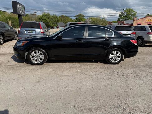 Used 2010 Honda Accord LX-P image 2