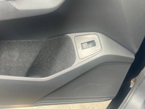 Used 2019 Volkswagen Tiguan SEL Premium image 23