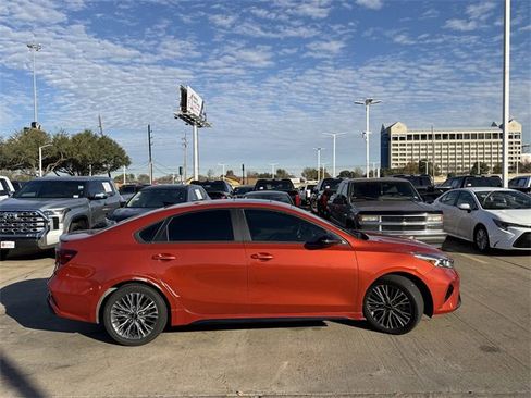 Used 2023 Kia Forte GT-Line w/ GT-Line Premium Package image 4