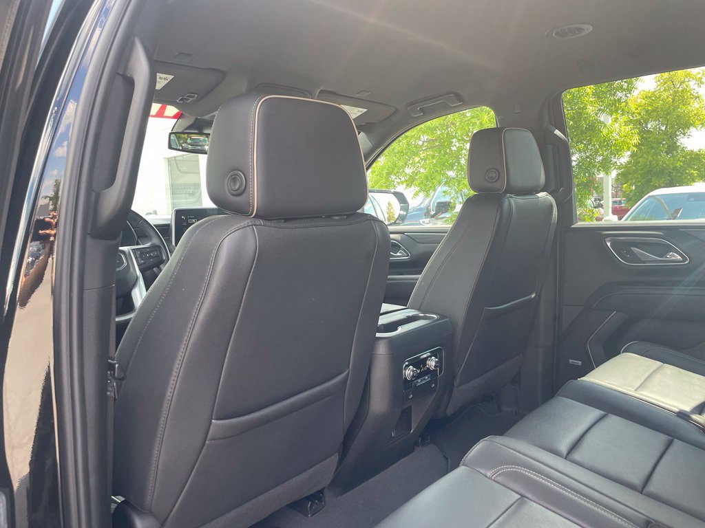 Used 2024 GMC Yukon SLT RWD image 24