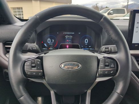 Used 2025 Ford Explorer Platinum w/ LUX Leather Package image 19