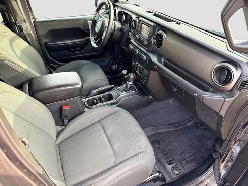 Used 2019 Jeep Wrangler Unlimited Sport S image 12