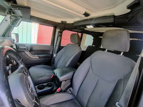 Used 2015 Jeep Wrangler Unlimited Sport w/ Quick Order Package 24S AWD/4WD image 26