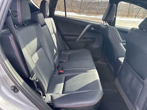 Used 2017 Toyota RAV4 SE image 15