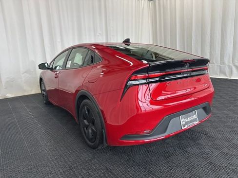 New 2026 Toyota Prius FWD image 22
