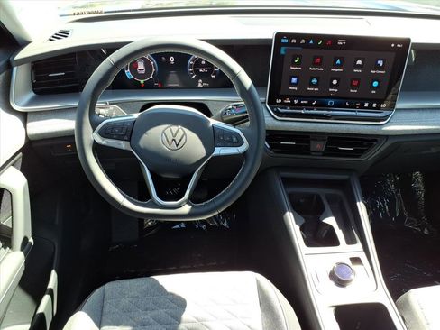 New 2025 Volkswagen Tiguan S image 14