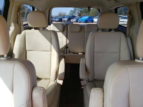 Used 2010 Volkswagen Routan SE image 10