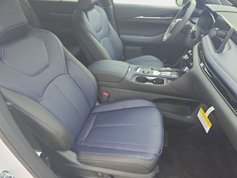 New 2026 INFINITI QX60 Sport w/ Dark Cargo Package image 10