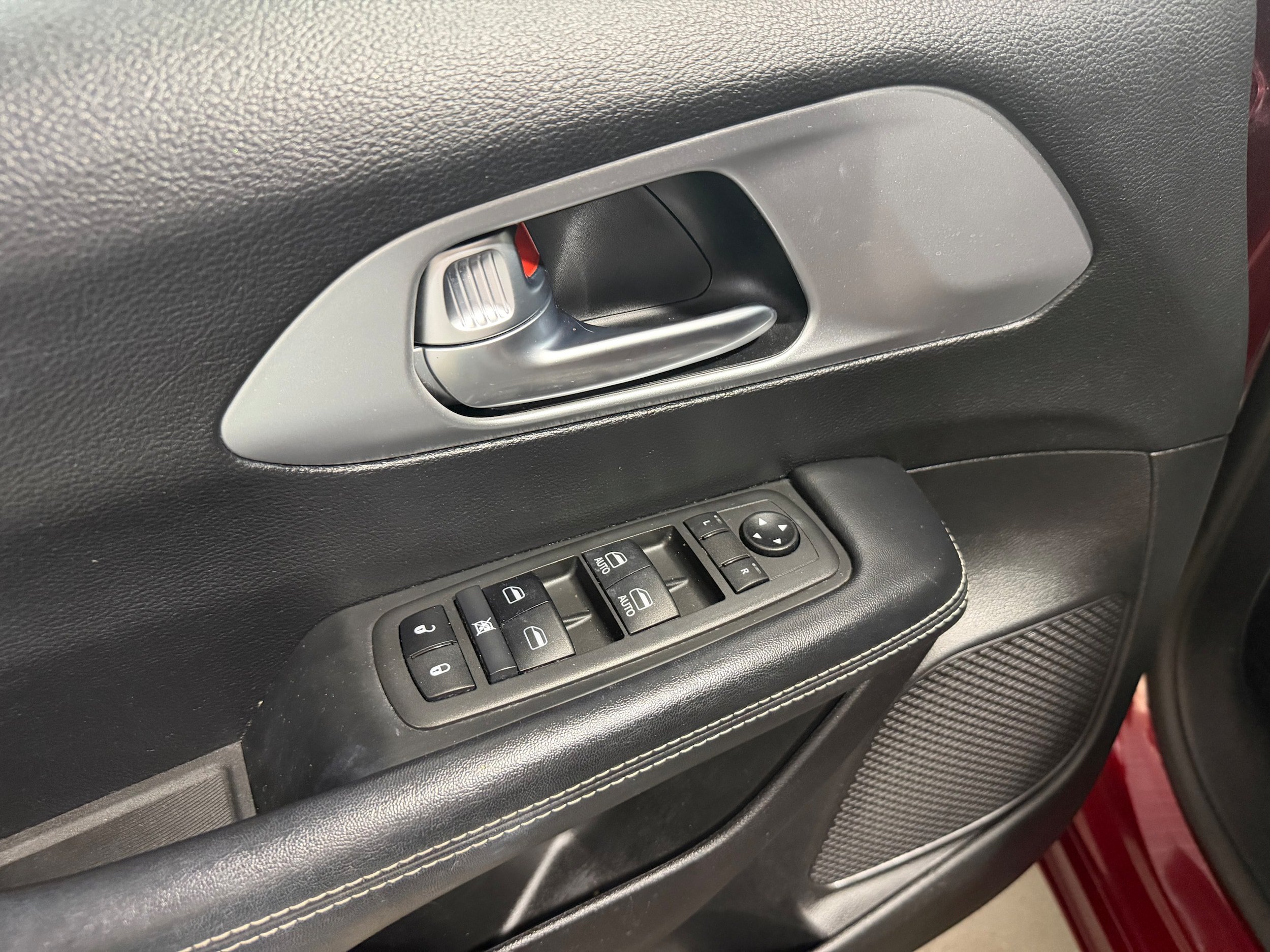 Used 2021 Chrysler Pacifica Touring w/ Cold Weather Group AWD/4WD image 8