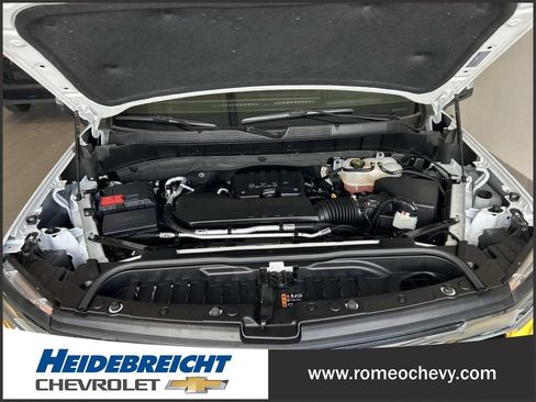 Used 2024 Chevrolet Silverado 1500 LT AWD/4WD image 9