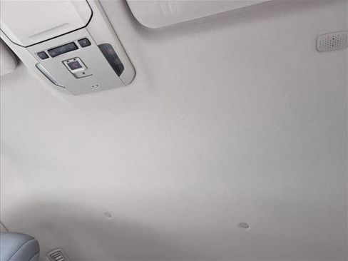 Used 2022 Toyota Highlander LE image 16