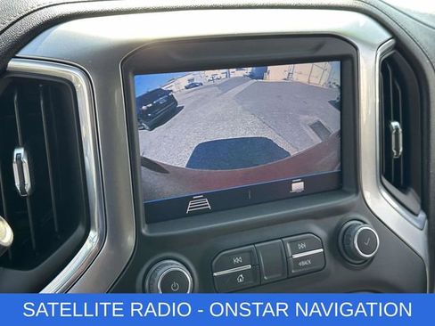 Used 2022 Chevrolet Silverado 1500 LT AWD/4WD image 4
