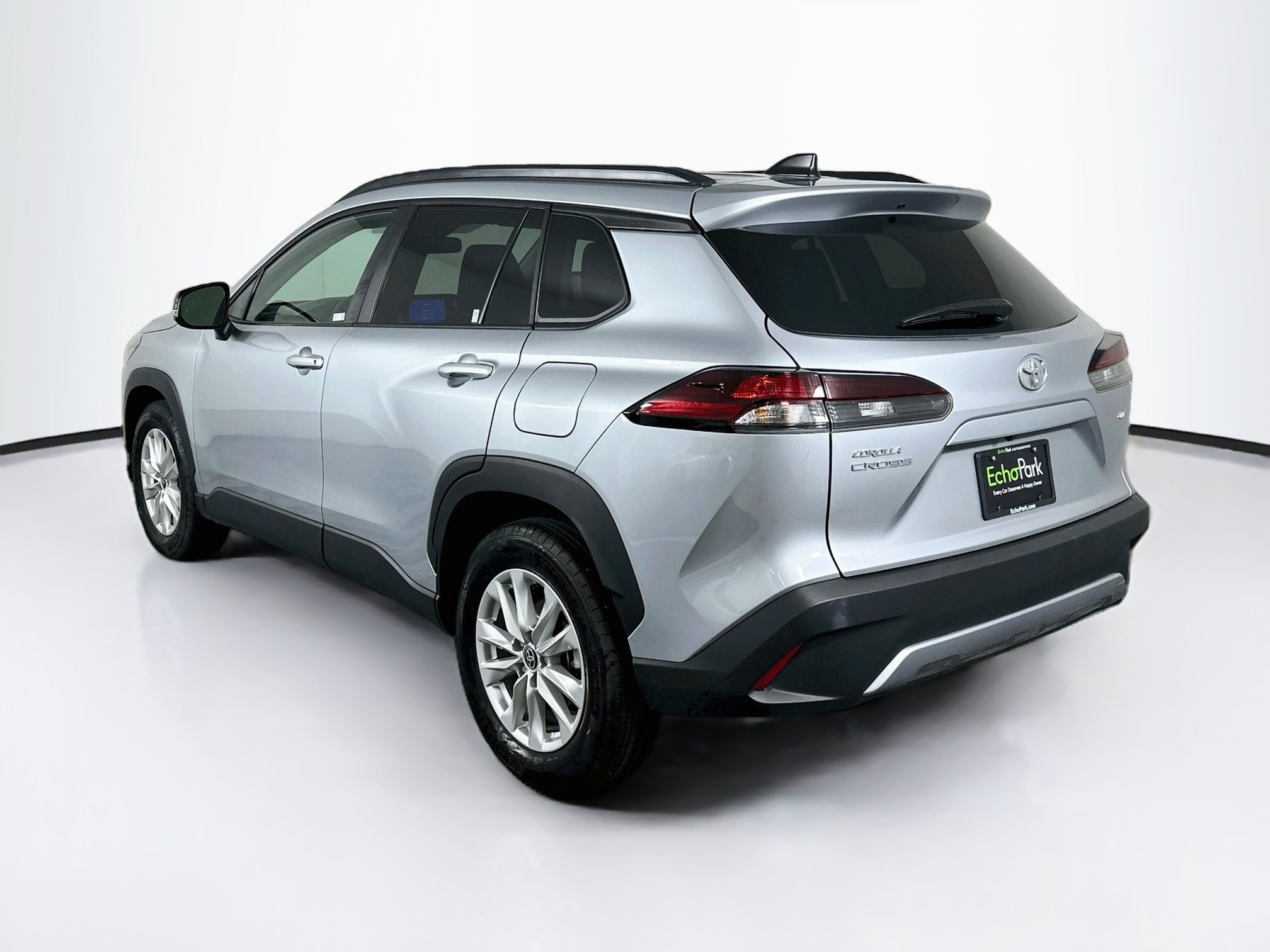 Used 2026 Toyota Corolla Cross LE FWD image 5
