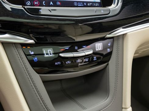 New 2025 Cadillac XT6 Premium Luxury w/ Technology Package image 27