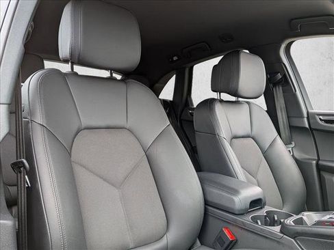 Used 2023 Porsche Macan image 24