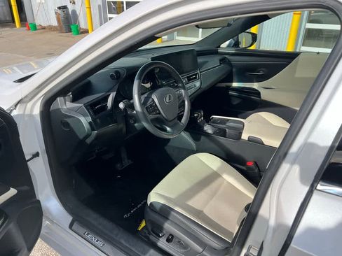 Used 2022 Lexus ES 350 w/ Premium Package image 2