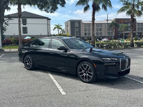 New 2025 BMW 760i xDrive image 2