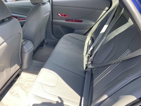 Used 2023 Hyundai Elantra SEL w/ Convenience Package FWD image 16