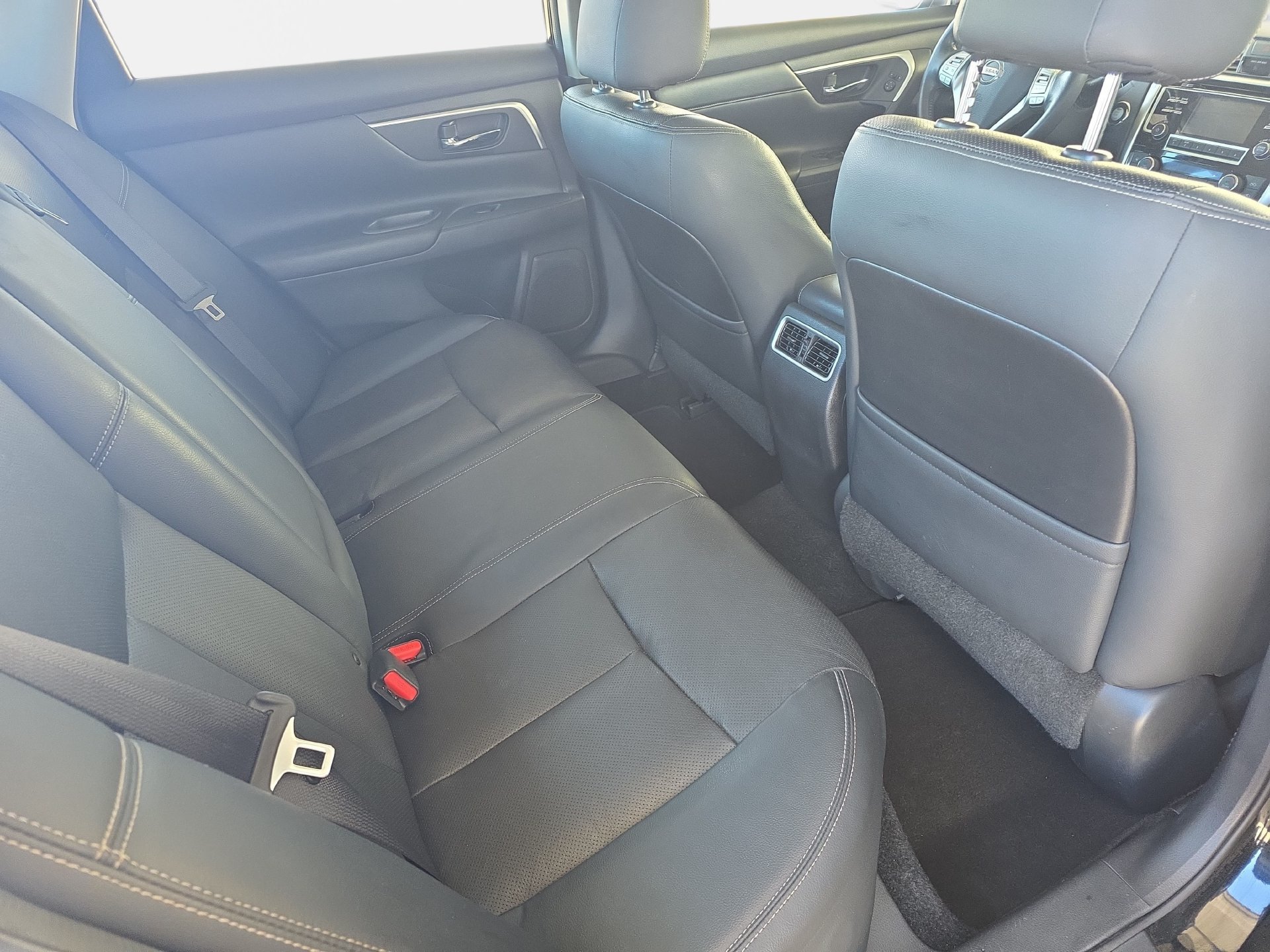 Used 2018 Nissan Altima 2.5 SL FWD image 11
