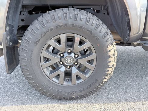 Used 2023 Toyota Tacoma SR5 w/ Technology Package AWD/4WD image 33