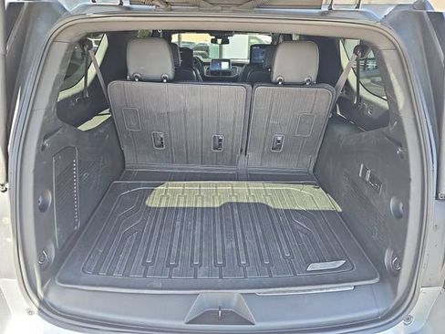 Used 2023 GMC Yukon XL AT4 w/ AT4 Premium Package AWD/4WD image 18