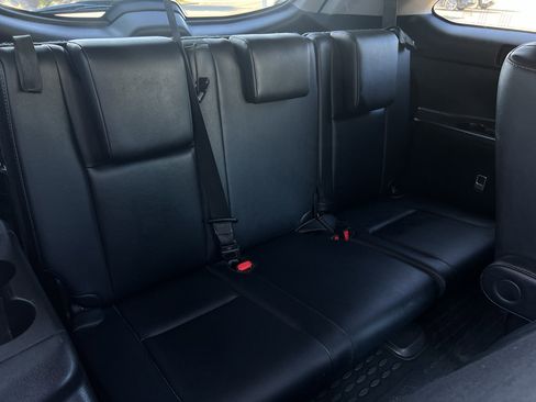 Used 2019 Toyota Highlander XLE image 16