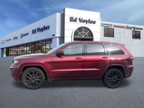 Used 2022 Jeep Grand Cherokee Laredo X RWD image 2