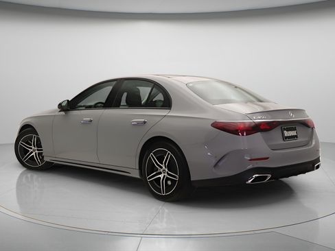 New 2026 Mercedes-Benz E 450 4MATIC Sedan image 2