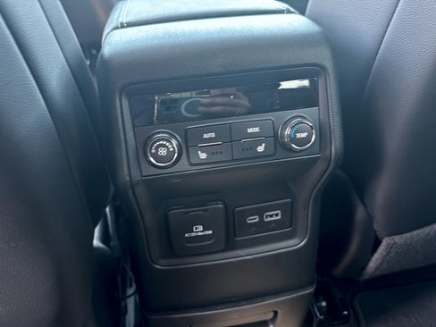 Used 2023 GMC Acadia Denali w/ Denali Ultimate Package FWD image 15