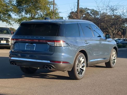 New 2026 Lincoln Aviator AWD image 3