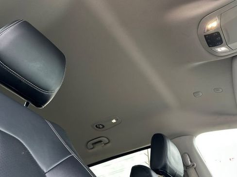 Certified 2024 Chrysler Pacifica Touring-L FWD image 20