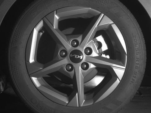Used 2025 Kia K4 FWD image 14
