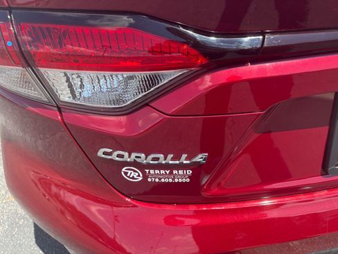 Used 2023 Toyota Corolla LE w/ LE Convenience Package FWD image 9