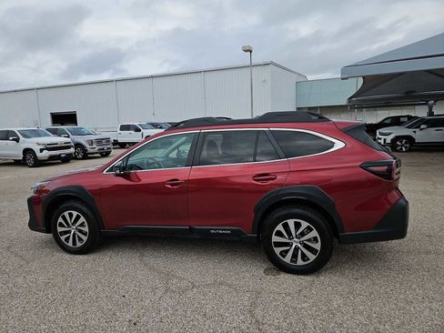 Used 2024 Subaru Outback Premium AWD/4WD image 5