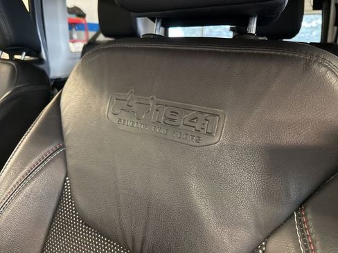 Used 2017 Jeep Wrangler Unlimited Sahara image 18